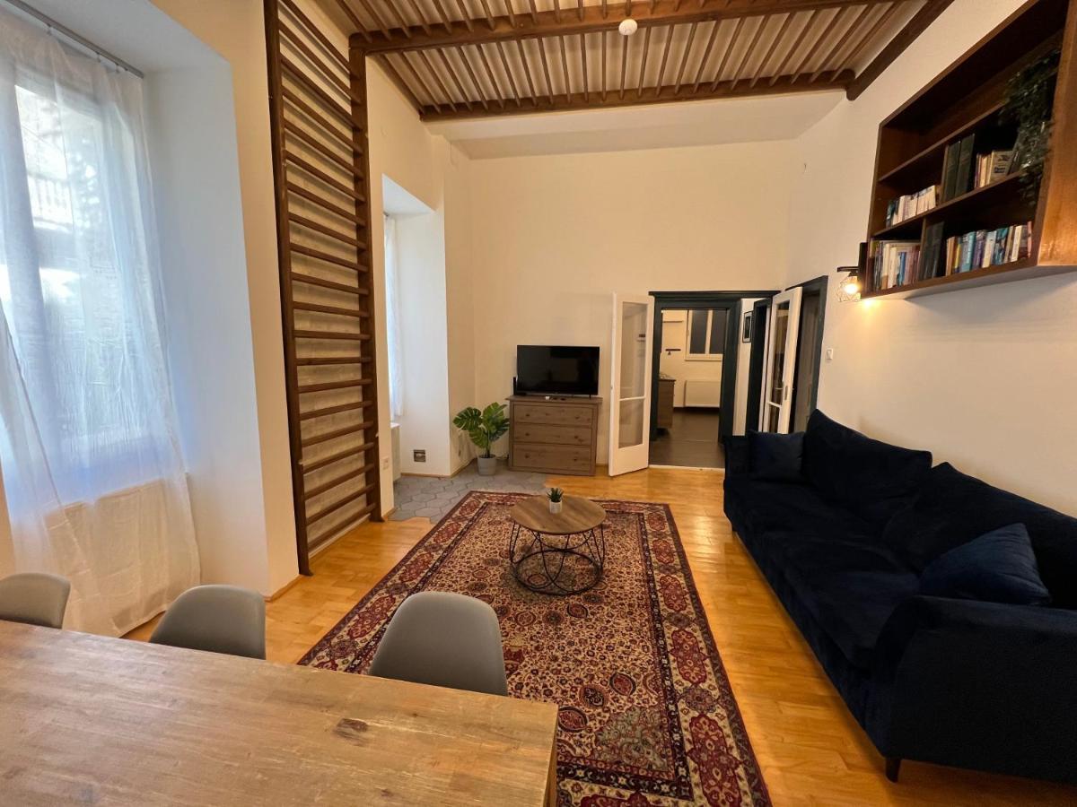 Azure King Residence In The Heart Of Будапеща Екстериор снимка