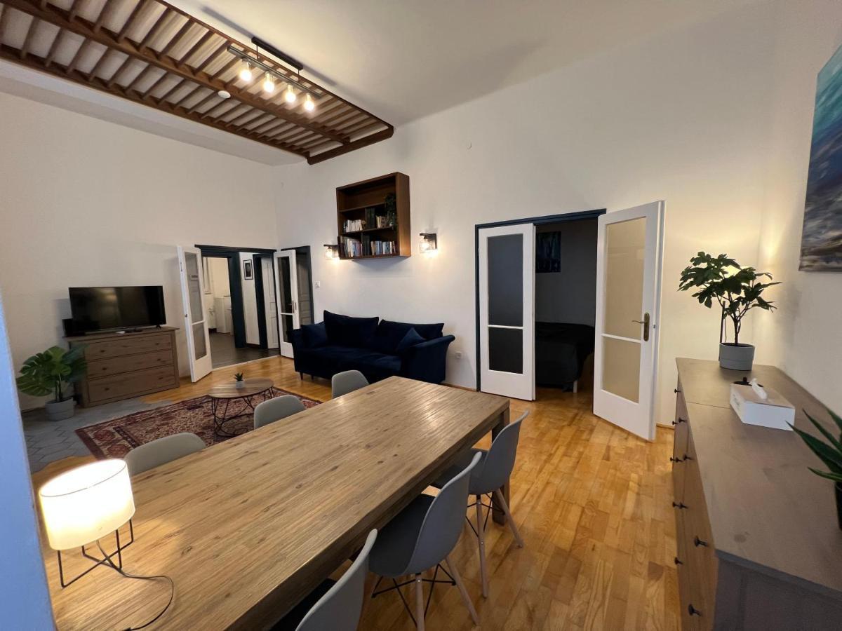 Azure King Residence In The Heart Of Будапеща Екстериор снимка