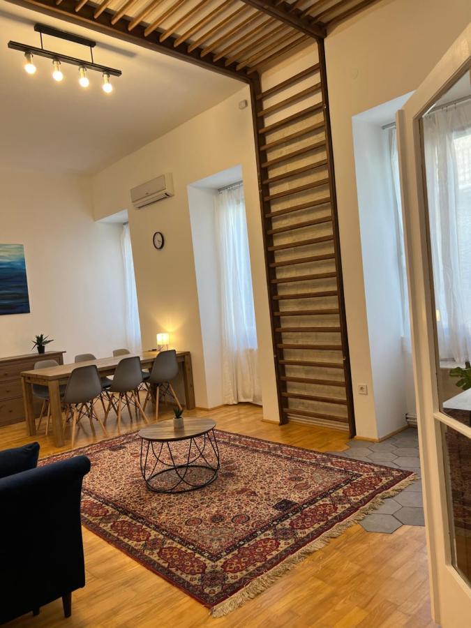 Azure King Residence In The Heart Of Будапеща Екстериор снимка
